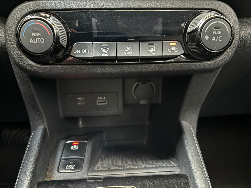 Nissan Kicks  5 pts. Exclusive, 1.6l, TA, a/ac. Aut., piel, GPS, RA-17 2022